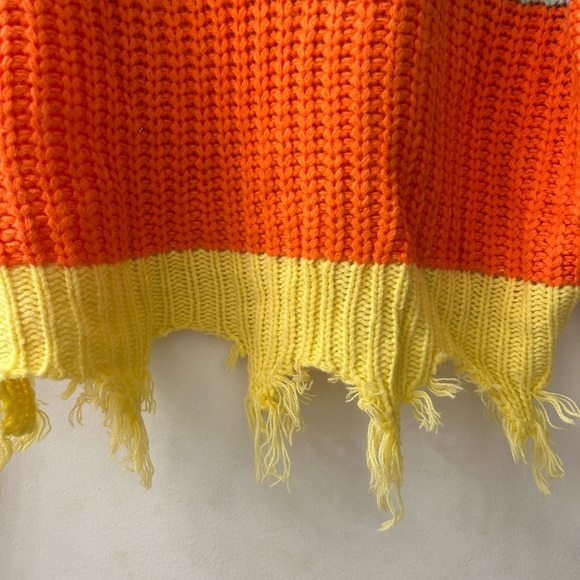 Le Peachy Colorblock Distressed Sweater - Picture 5 of 6